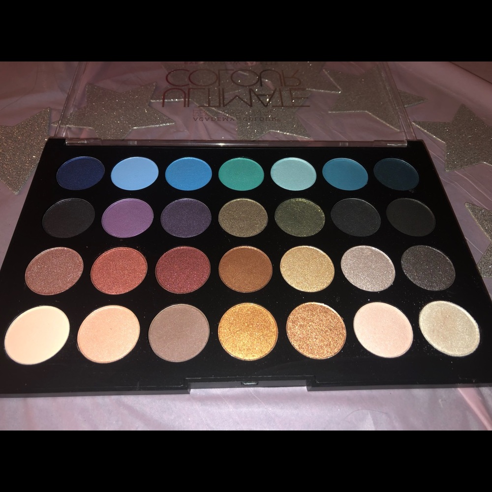 Professional Ultimate Eyeshadow Palette 🎨 💕
